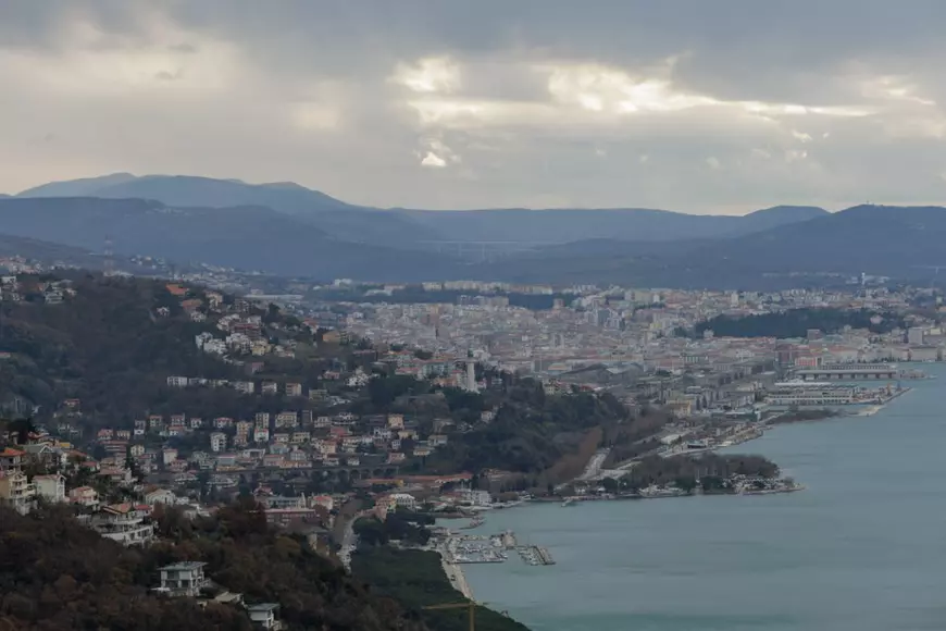 Românca de pe malul Mării Adriatice care face torturi cu scufundarea Titanicului