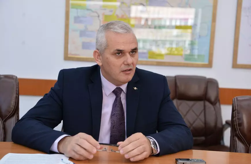 CFR SA, firma statului căpușată de familii și politicieni cu salarii grase, deși căile ferate sunt un dezastru. „Oamenii lui Grindeanu” din fruntea companiei