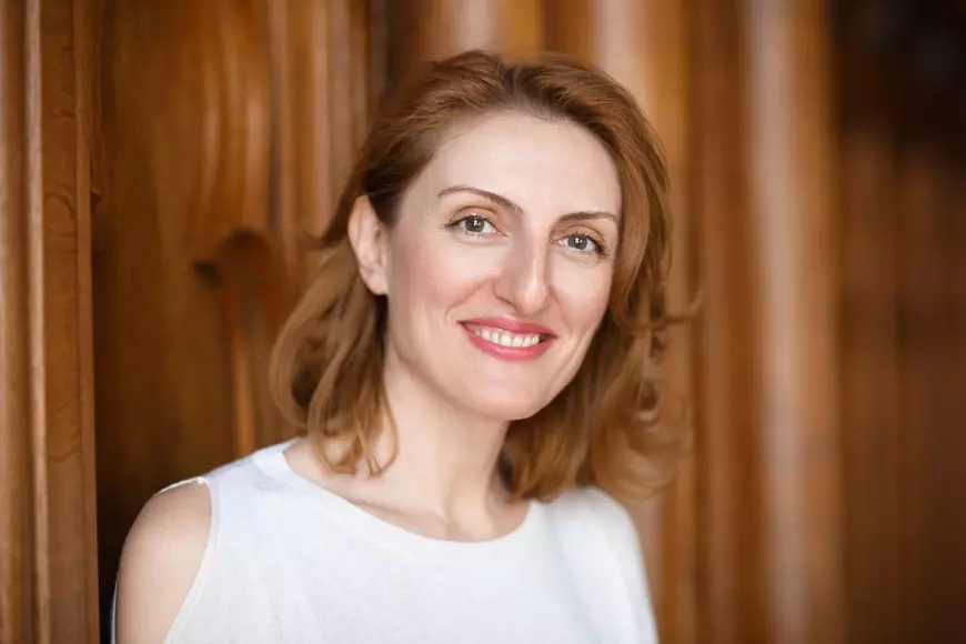 Narine Abgarian, autoarea volumului „Viața e mai dreaptă decât moartea”: „Asta e singura carte pe care n-am să o recitesc vreodată”