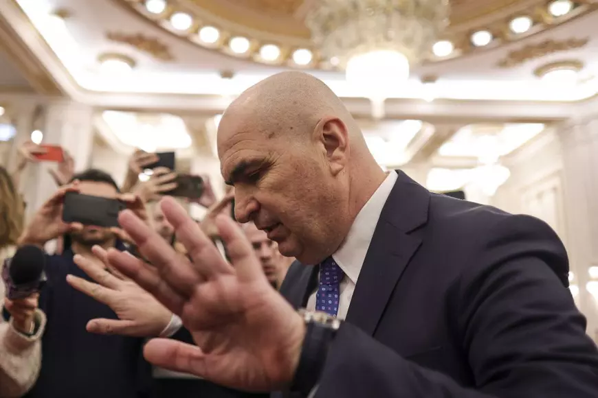 Culisele scandalului de la Senat, unde Bolojan vrea reorganizare prin concedieri masive. „Puteau începe cu reducerea cheltuielilor senatorilor”