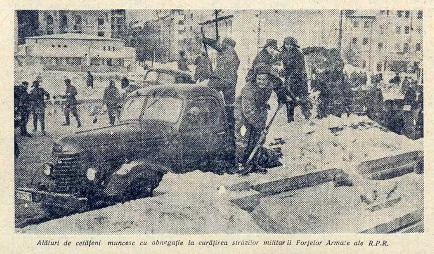 Cum a scăpat România de Marele Viscol din 1954. Raportările halucinante ale propagandei: 61.945 de femei au curățat 5.000 de acoperișuri și 30 de străzi într-o zi