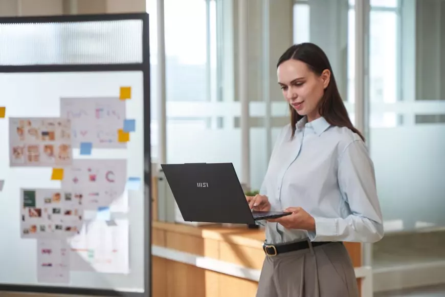 MSI Prestige 13 AI+ Evo - un laptop de 13,3 inchi care redefinește standardele de performanță și portabilitate în era inteligenței artificiale