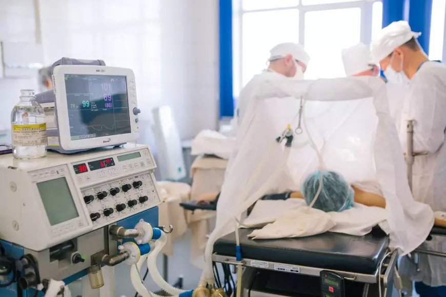 Zeci de mii de români sunt uciși de cancer în fiecare an, iar cei care supraviețuiesc sunt umiliți de statul român: „Vă rog să mă credeţi că plâng aproape zilnic”