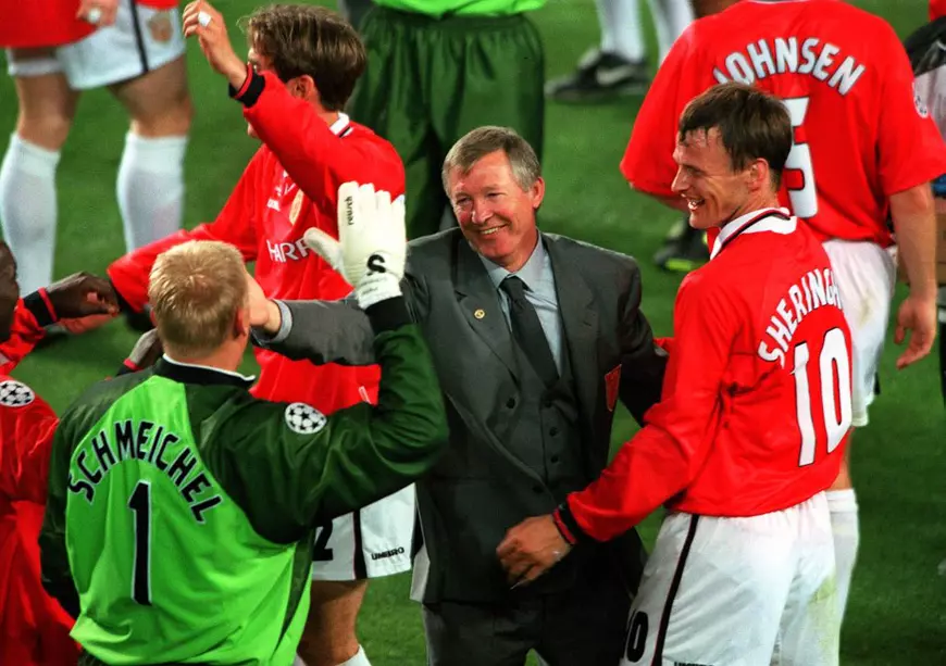 Secretul care s-a aflat după 31 de ani. Sir Alex Ferguson a fost la un pas de bătaie cu Peter Schmeichel: „N-am mai văzut niciodată așa ceva. Nebuni absolut!”