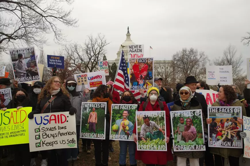 Miting în sprijinul USAID. Foto: Shutterstock