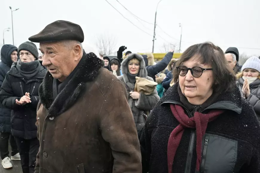 Părinții lui Alekseii Navalnîi la cimitirul Borisov Foto: Profimedia