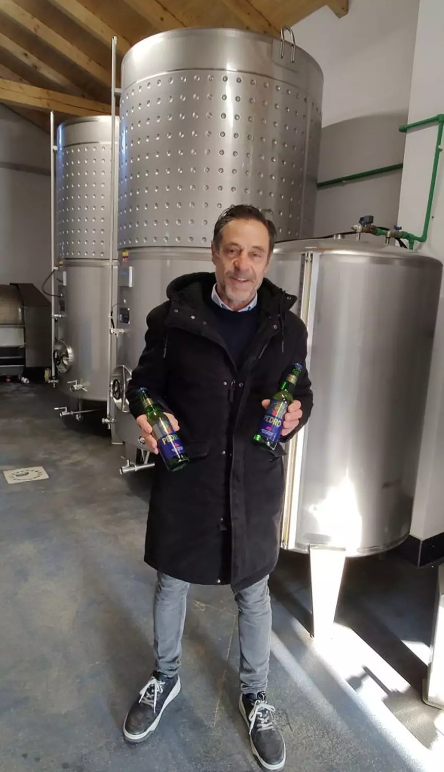 Pedro Huete Rodelgo, spaniolul care s-a mutat în România și produce cidru. Folosește mere sălbatice unice în Europa: cresc sporadic și nu sunt bune de mâncat