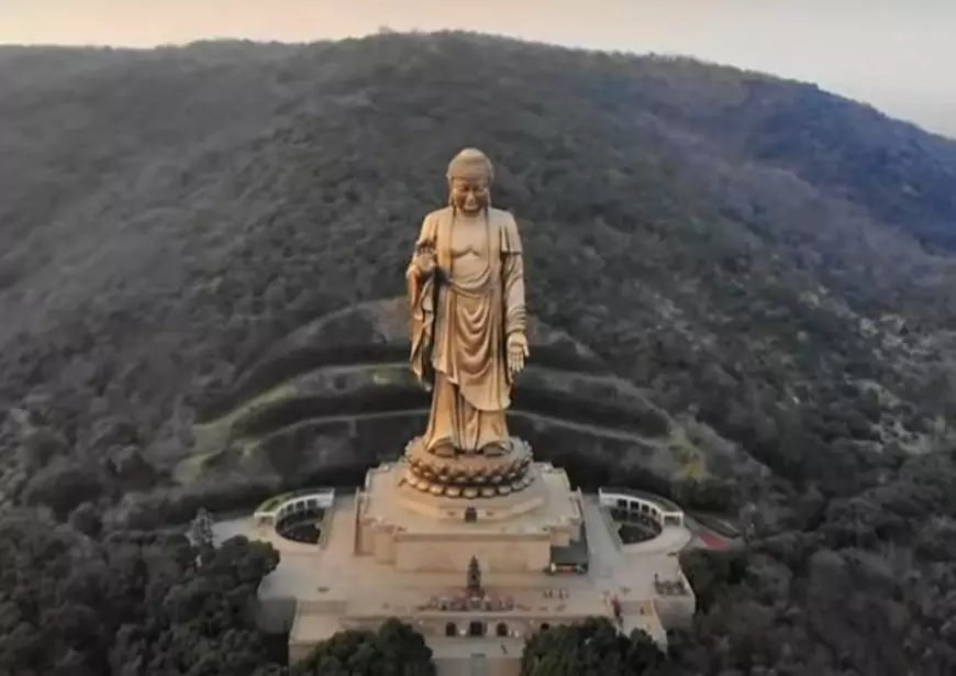 Top 10 cele mai mari statui din lume. Cel mai înalt monument are 182 de metri și este în Asia