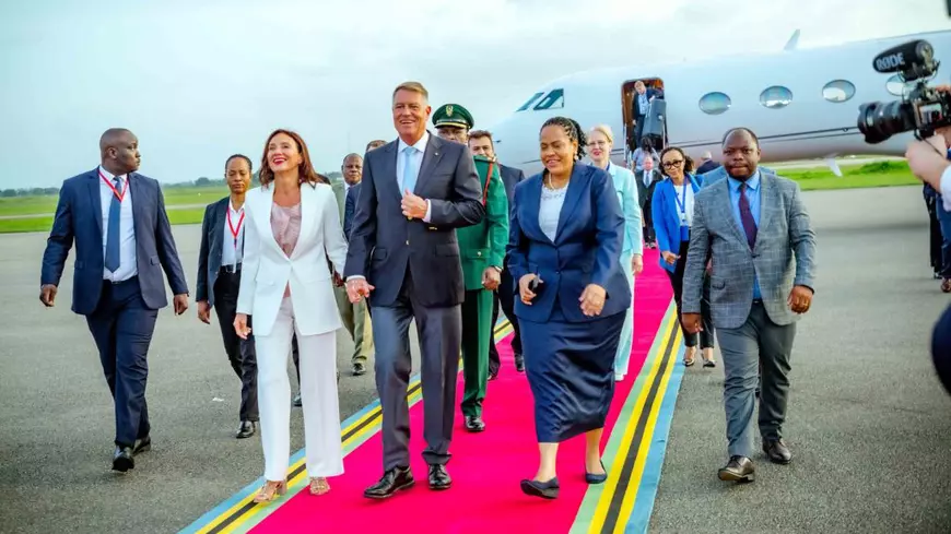 Klaus Iohannis și Carmen Iohannis în Tanzania, în noiembrie 2023