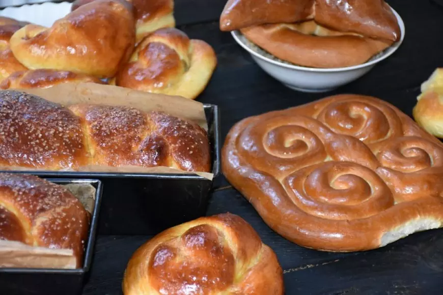 Colaci din aluat de cozonac pentru pomană