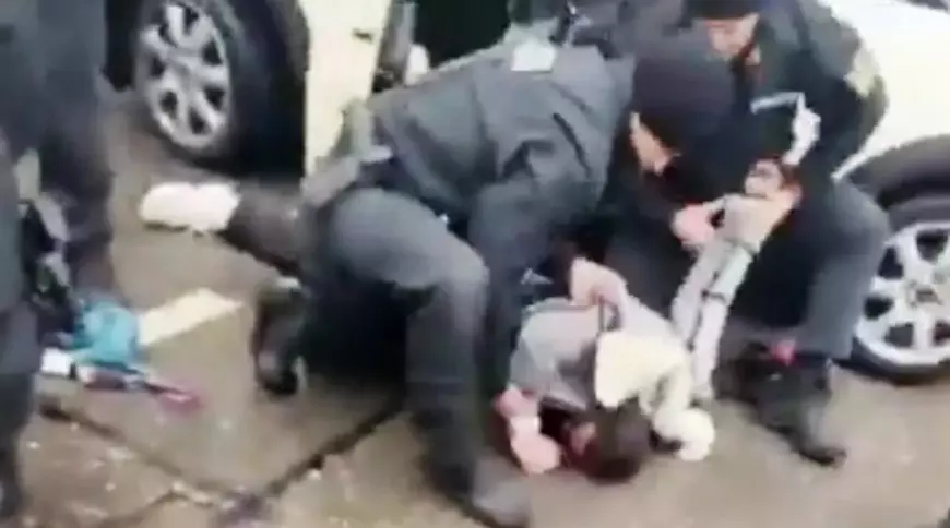 Momentul in care atacatorul este arestat de poliția germană