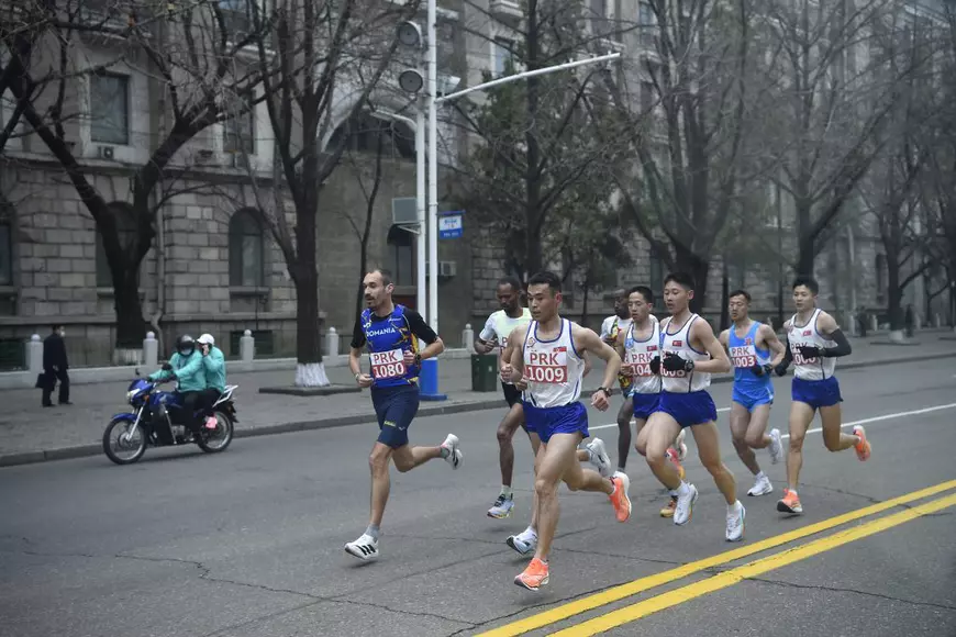Un român poreclit „Vampiro” a alergat în Maratonul din Coreea de Nord. Cine este Ștefan Iulius Gavril