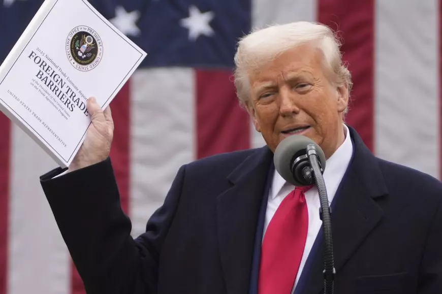 Donlad Trump în grădină la Casa Alba