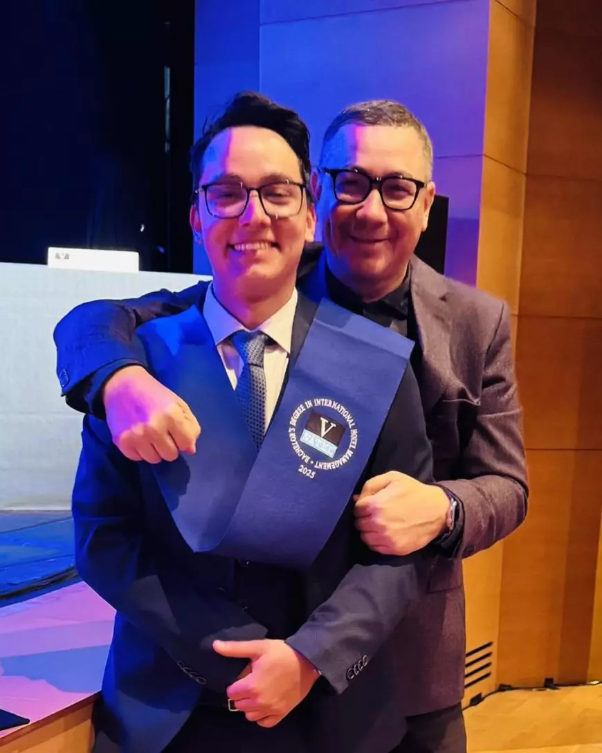 Victor Ponta, mesaj viral pe Facebook și o fotografie alături de fiul său: „Stop campaniei în seara aceasta!”