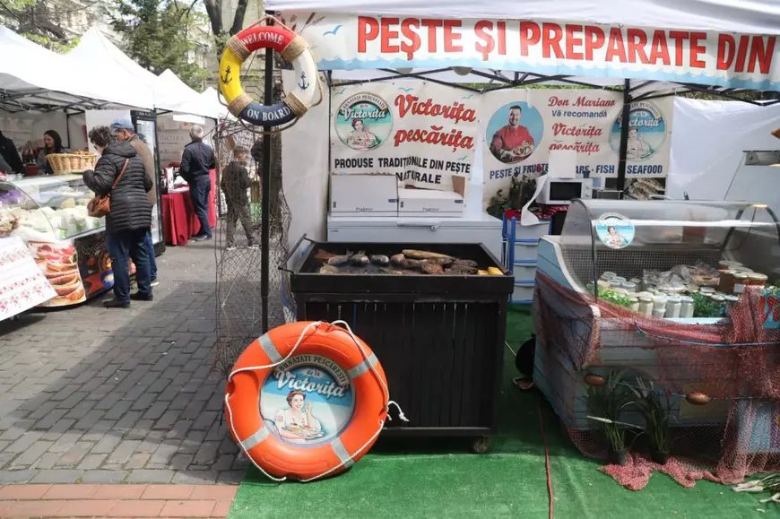 Târgul de Florii din București: se cumpără cașcaval de Pojorâta și cârnați de casă de la Covasna. Cât trebuie să scoateți din buzunar?