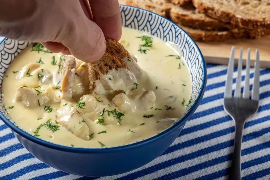 Ciulama de pui cu smântână - rețete simple și delicioase