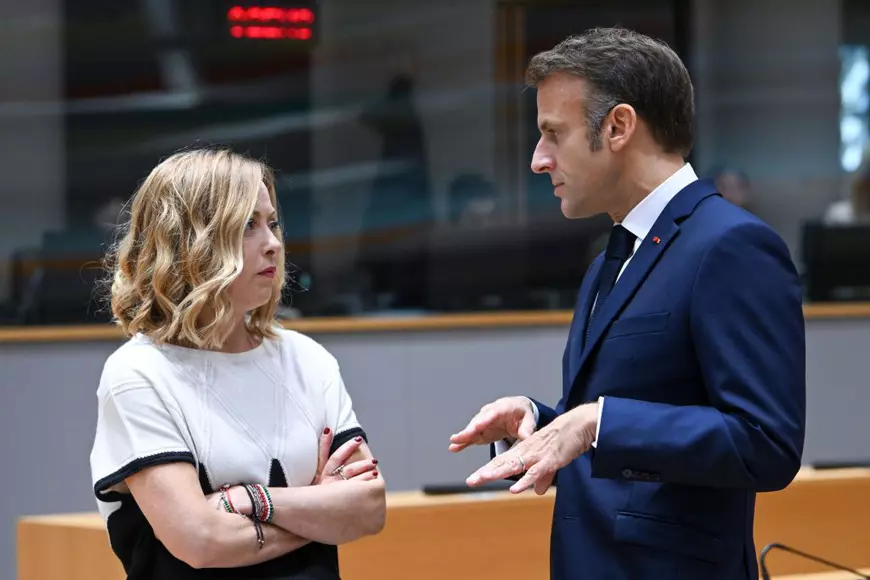 Zvonurile complotului urzit de Emmanuel Macron ar putea influența alegerea viitorului papă