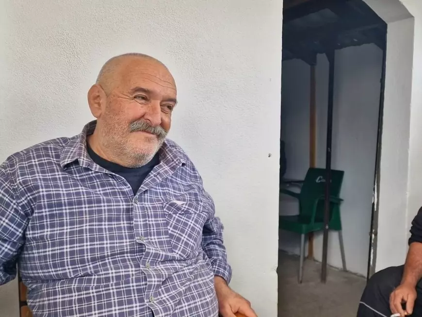 Cum văd oamenii de pe strada Viselor din Gulia, Dâmbovița, duelul dintre Nicușor Dan și George Simion: „Speranța ar fi să iasă președinte și să dea țara peste cap!” I VIDEO