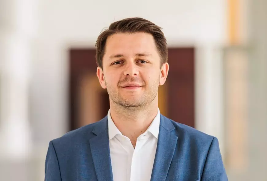 Cerșetoria, scăpată de sub control la Timișoara. Viceprimarul Ruben Lațcău: „E evident că e vorba de un fenomen criminal organizat”
