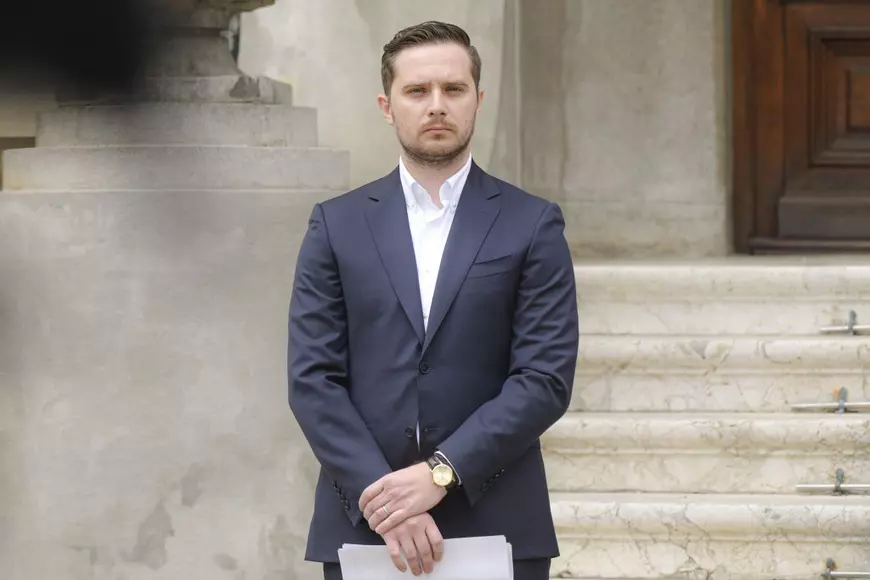 Stelian Bujduveanu participa la o conferinta de presa sustinuta de Nicusor Dan (nu este in imagine), candidat la Primaria Capitalei, sustinut de PNL, pe tema raportului asupra masurilor luate de Primaria Capitalei in criza sanitara generata de noul coronavirus, la sediul PNL din Bucuresti, duminica, 17 mai 2020. ANDREEA ALEXANDRU / MEDIAFAX FOTO