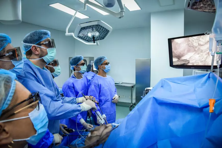 Transplant hepatic cu recoltare minim invazivă, realizat cu succes într-un spital din România