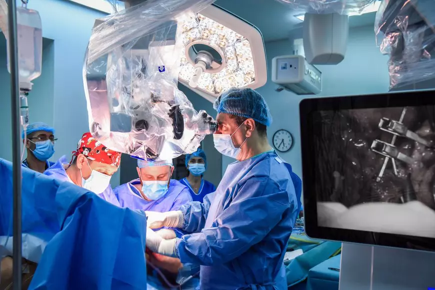 Transplant hepatic cu recoltare minim invazivă, realizat cu succes într-un spital din România