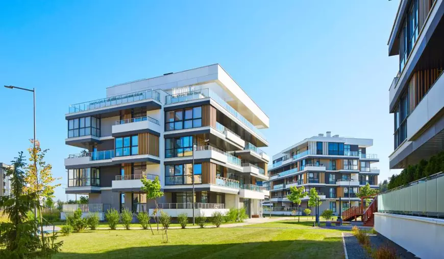 Rom&acirc;nia are milioane de locuin&#539;e neocupate, dar chiriile cresc. Exper&#539;ii explic&#259; realitatea din spatele cifrelor INS