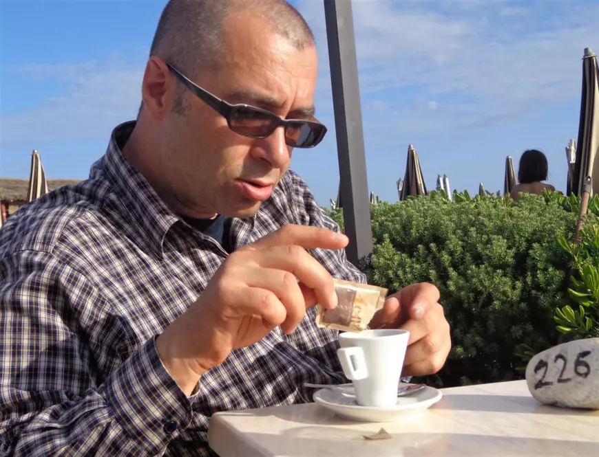 Ionuț Șendroiu la un espresso cu foarte puțin zahăr