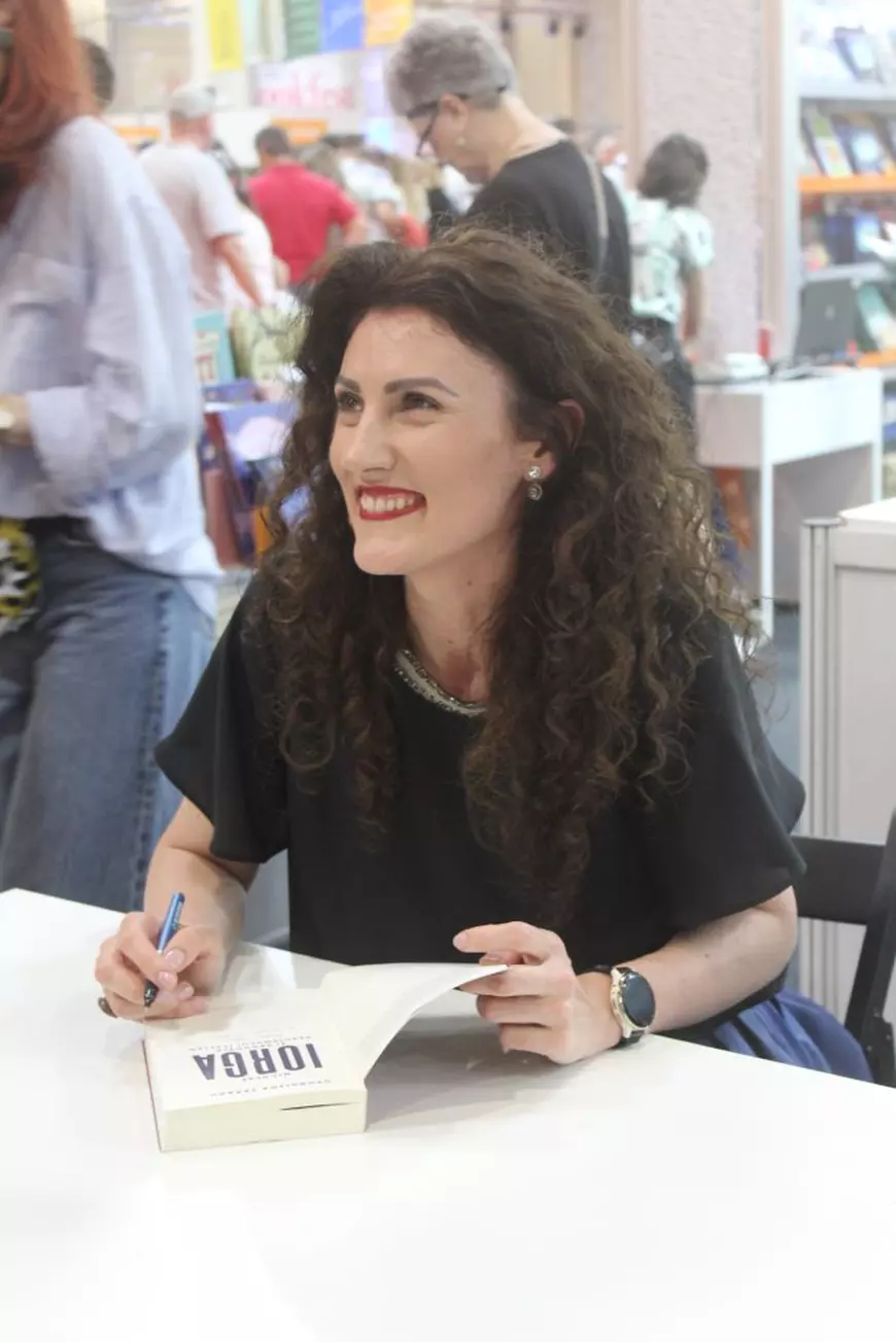Georgiana Țăranu, autoarea cărții „Nicolae Iorga și seducția fascismului italian”