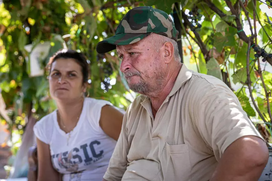 Mama si bunicul Luizei Melencu