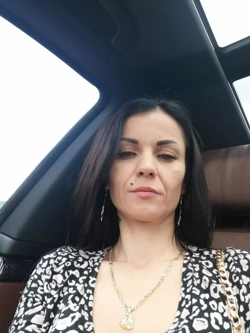 Cum s-a ridicat în lumea interlopă „Regina drogurilor” care s-a spânzurat la Rahova: Marsilia Mantu „prepara” stupefiante la cuptorul cu microunde și le vindea la geam