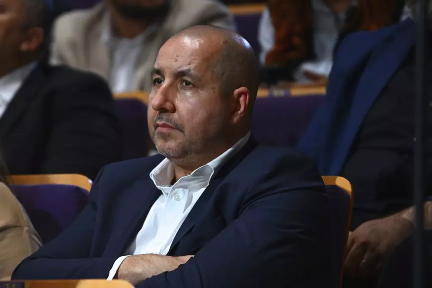 C&acirc;t de mufat e partidul lui George Simion la &bdquo;sistem&rdquo;. Membrii AUR care au scos bani frumo&#537;i din afaceri cu statul