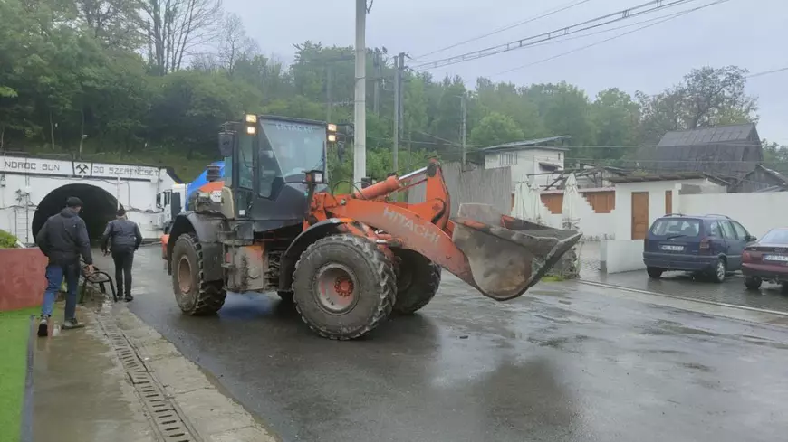 Cu bagajele la ușă. În mijlocul sinistraților afectați de viitura murată de la Salina Praid REPORTAJ  