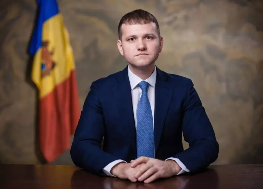 C&acirc;t de mufat e partidul lui George Simion la &bdquo;sistem&rdquo;. Membrii AUR care au scos bani frumo&#537;i din afaceri cu statul