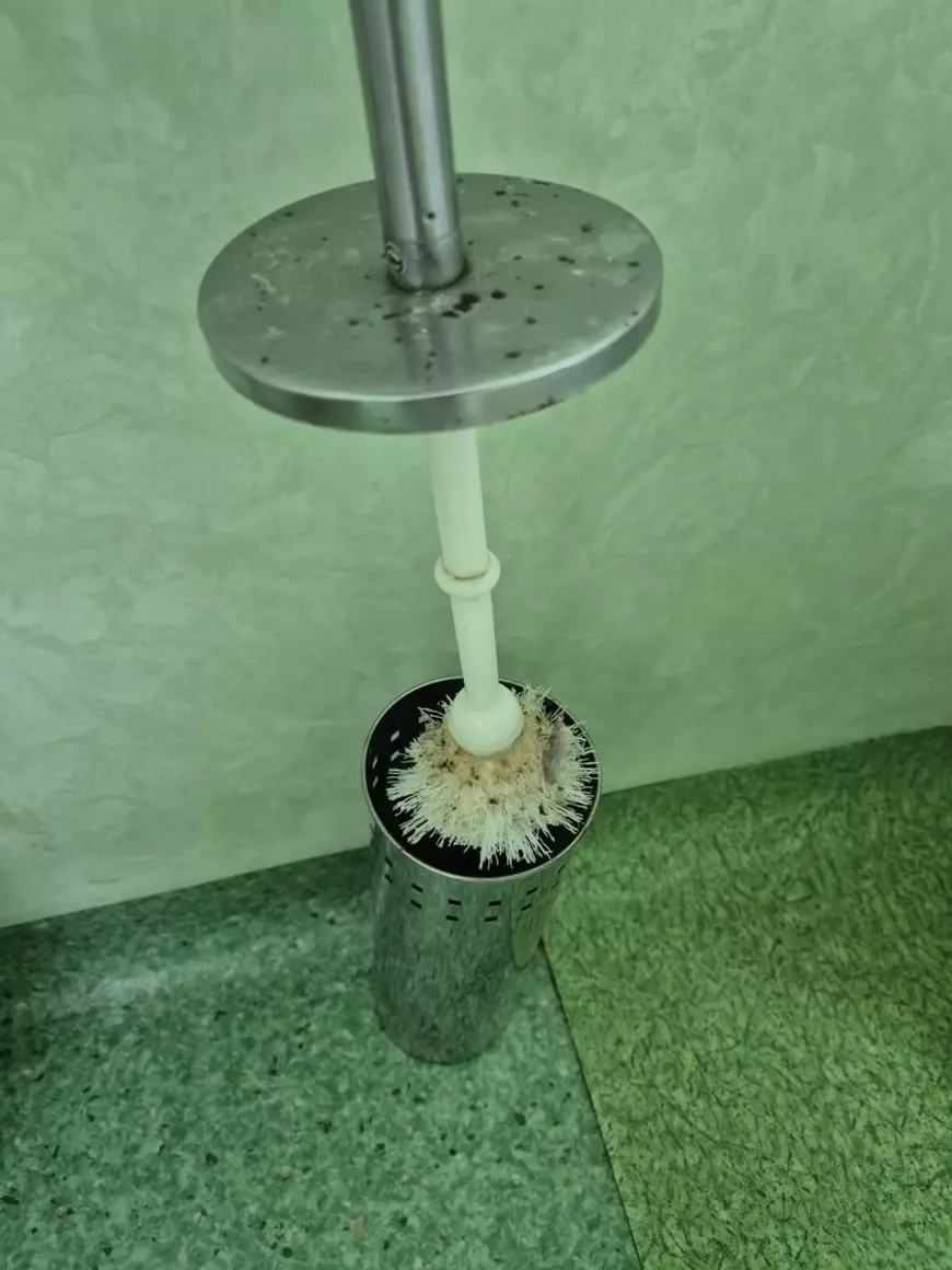 Gândaci și bacterii periculoase, în Centrul de Arși de la Spitalul Floreasca din București: „Mi se spune că și afară e la fel. Nu cred așa ceva!”