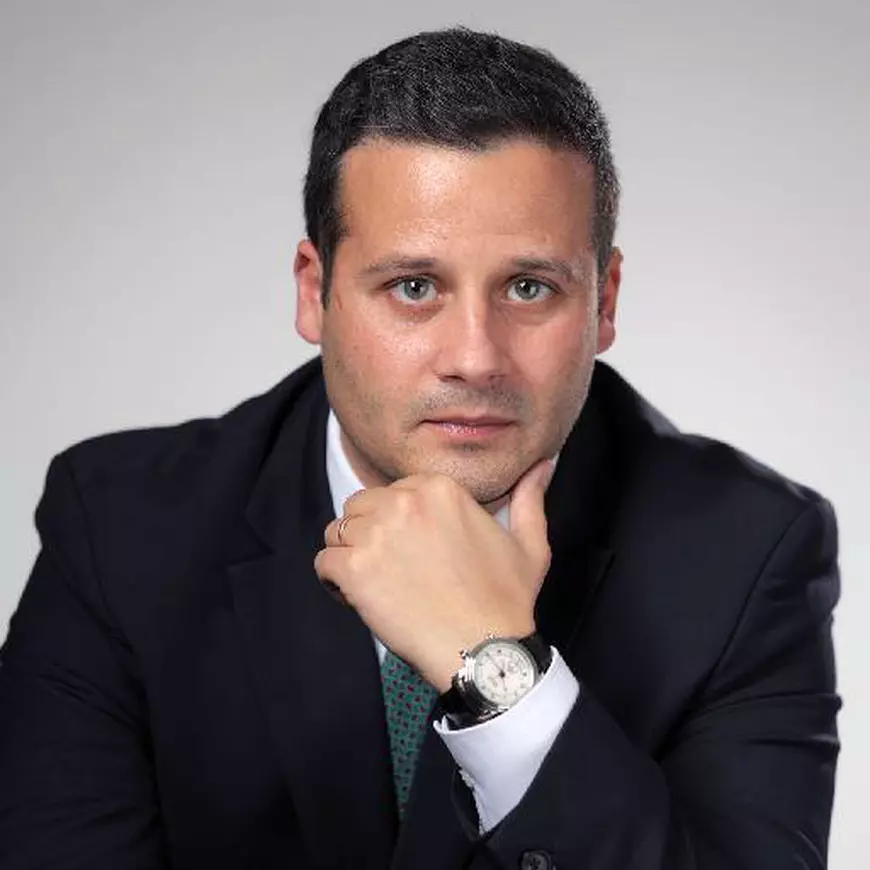 „Specialiștii” de la uzina din Dragomirești: O fostă ziaristă, un manager de păcănele, un avocat și o asociată cu omul lui Vanghelie administrează producția de muniție NATO 