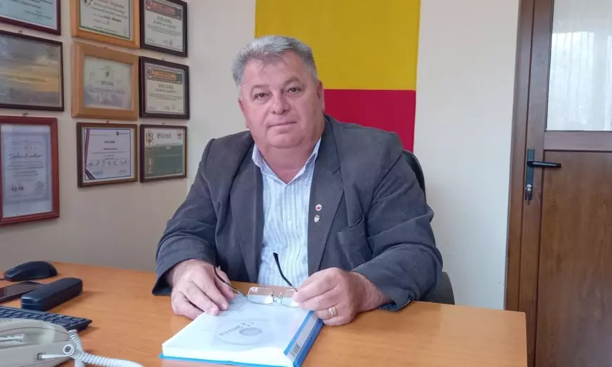 Primarii comunelor cu populație sub 1.500 de locuitori nu vor desființarea funcției de viceprimar: „Se leagă de noi, amărâții, în timp ce cei de la ANRE și ASF au salarii de 18.000 de euro”