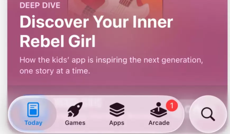 Poză din interfața aplicației AppStore din iOS 26, cu un fundal roz și tab-uri pentru jocuri și aplicații.