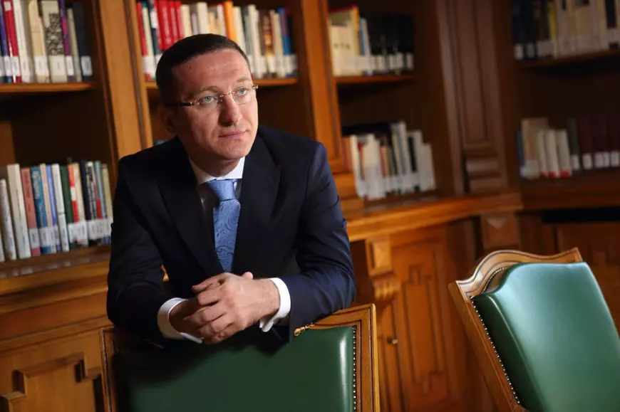 Alegerile prezidențiale de anul trecut și măsurile de austeritate adoptate de Guvern au intrat în programele de master. Profesor: „Studiem nefericirea românilor”