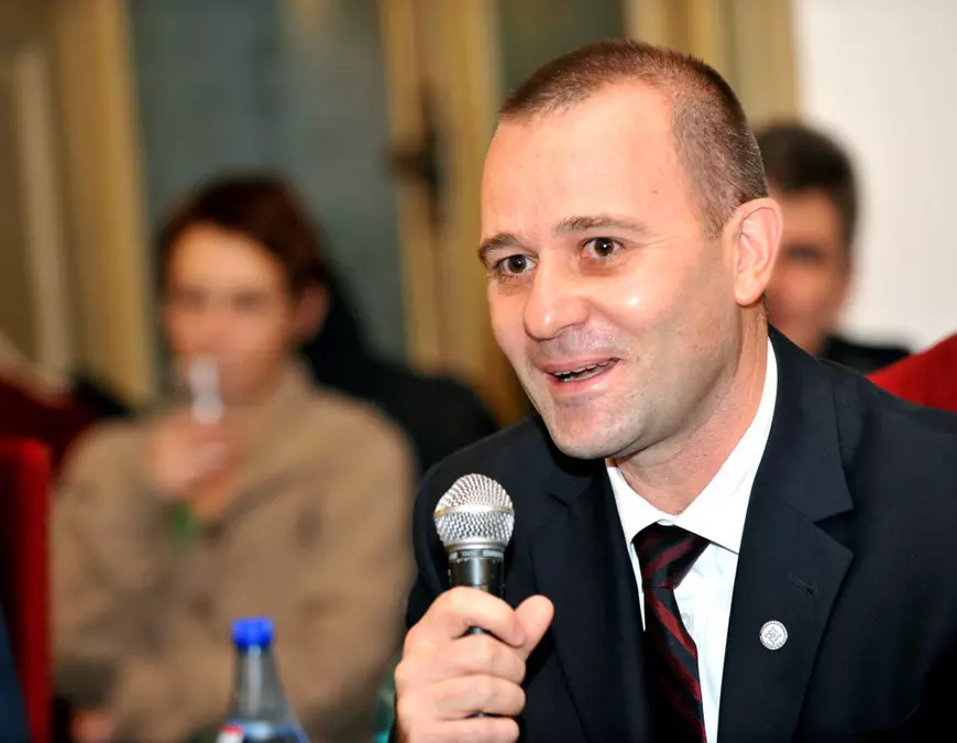 Foștii generali SRI Florian Coldea și Dumitru Dumbravă, „înfundați” chiar de intermediarul care le racola clienții: „Te-au primit oamenii, îți închideau dosarul!”