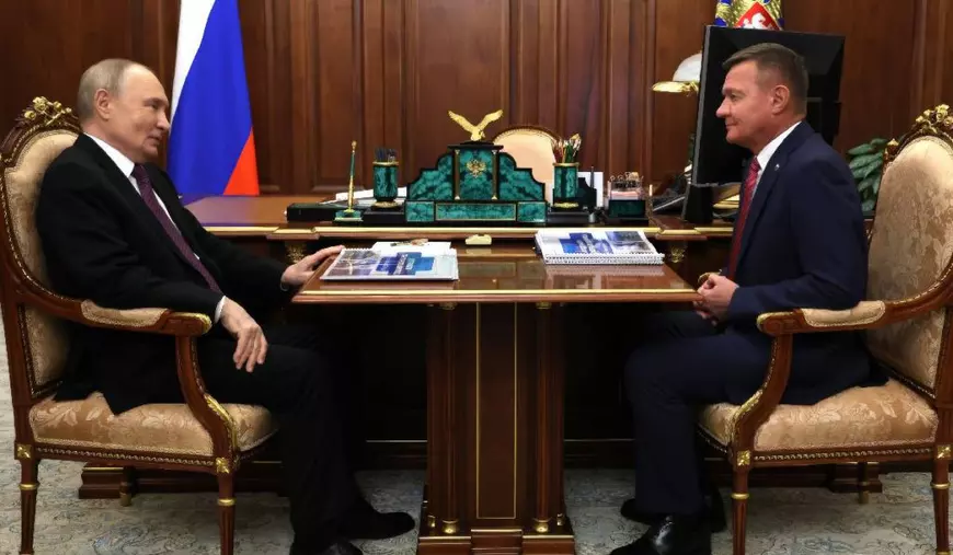 Putin l-a demis de diminea&#539;&#259;, p&acirc;n&#259; seara &#537;i-a luat via&#539;a. Moartea plin&#259; de mister a lui Roman Starovoit, ministrul rus al transporturilor