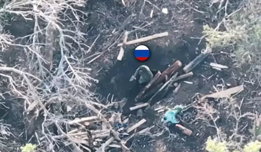 Soldații ruși sunt prinși cu drone și cu roboți într-o prăpastie, pe frontul din Harov