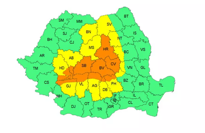 Ploi torențiale, vijelii și grindină în jumătate de țară până miercuri, canicula mai persistă. Harta județelor unde ANM a emis 8 coduri portocalii și galbene
