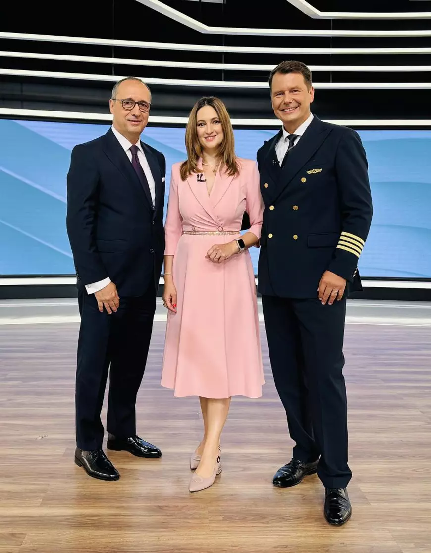 „Emoții mari! Primul interviu/emisiune marca Mădălina Dobrovolschi la care particip”, a fost mesajul Emil pe Facebook