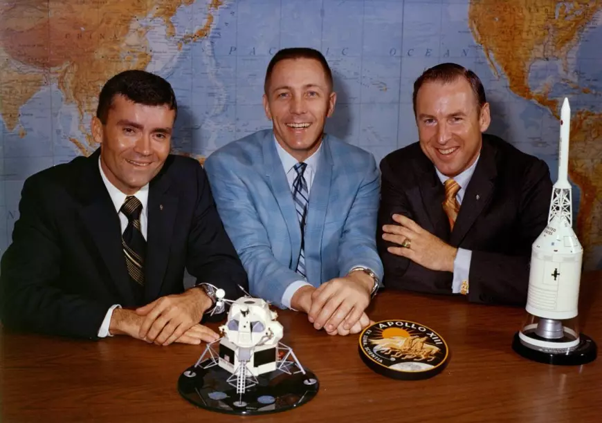 Comandantul celebrei misiuni Apollo 13, Jim Lovell, a murit la 97 de ani: „Ne-a ajutat să ne croim drumul către Lună”