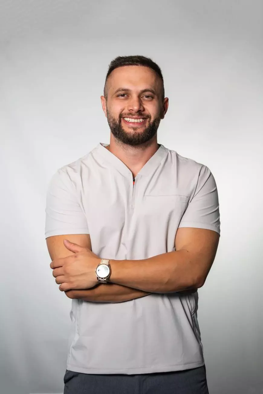 Cristian Drosu, fizioterapeut specialist în chiropractică și osteopatie