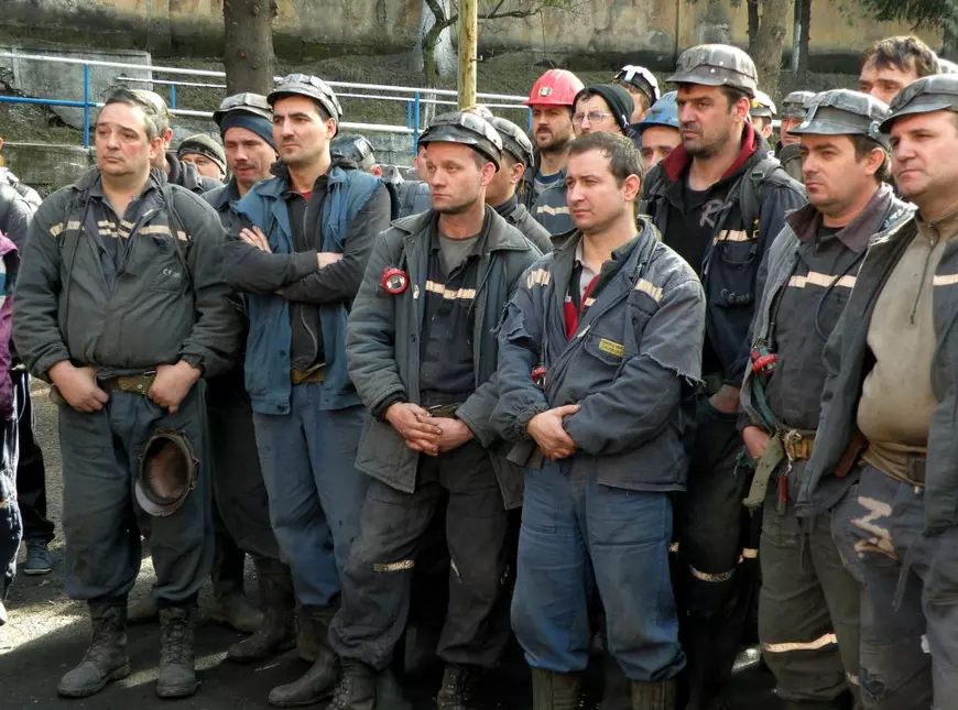 Rețeta unui faliment de miliarde la Complexul Energetic Hunedoara: numiri politice, salarii gigantice, bonusuri inventate, „multe organizații sindicale”