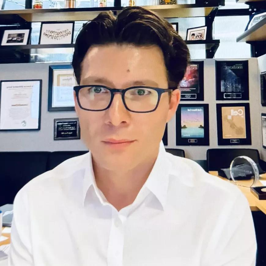 Sergiu Pașca, neurologul român de la Universitatea Stanford, SUA, este pionierul unei tehnologii care permite recrearea țesutului cerebral uman și a circuitelor neuronale în laborator