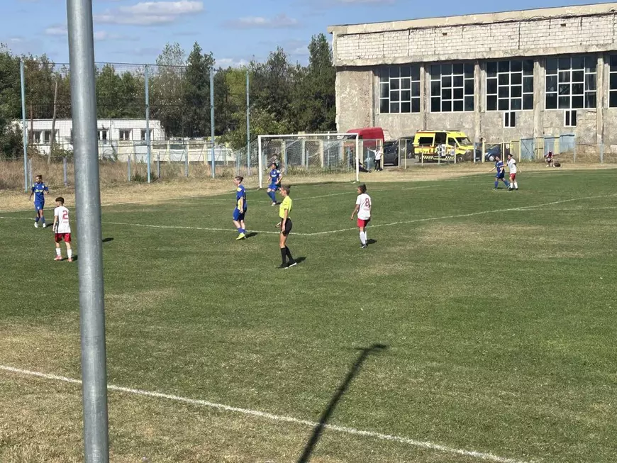 Arbitra Alexandra Ogică își urmează visul de a ajunge ecuson FIFA. Soția celui supranumit „Spaima loteriei” a condus la Ploiești un meci feminin din Liga 2: „Ea când vrea să fluiere, fluieră!”