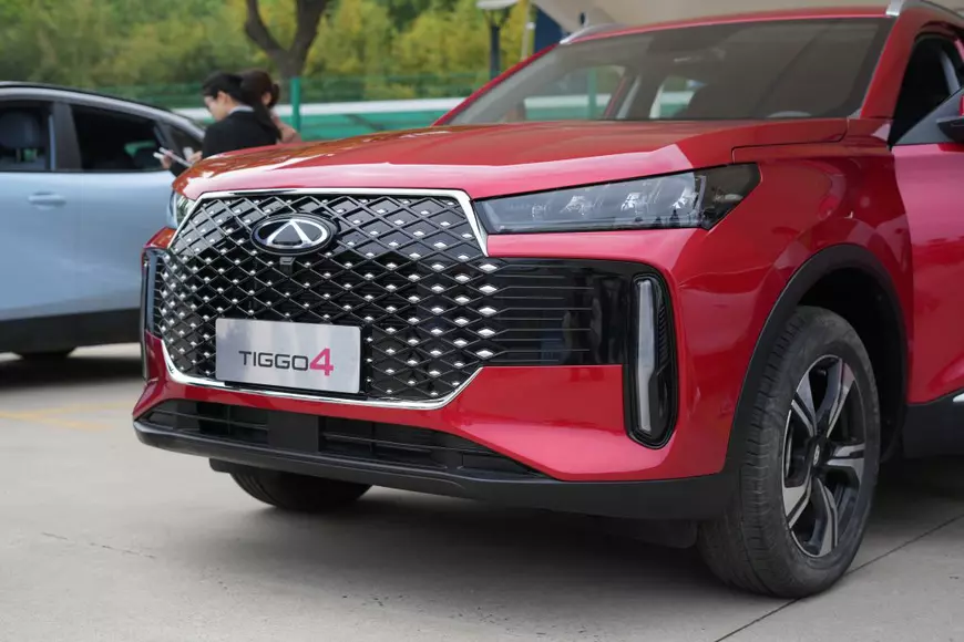 Chery Tiggo4 roșu
